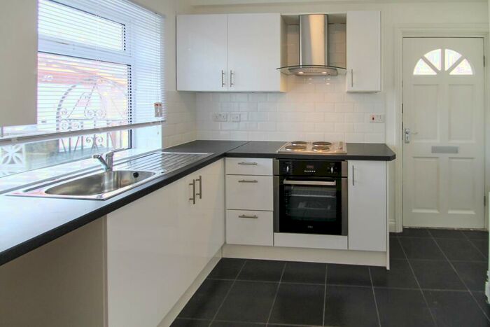 2 Bedroom Semi-Detached House To Rent In Kingswear View, Crossgates, Leeds, LS15