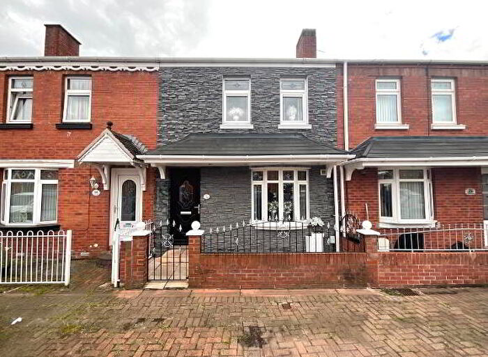 3 Bedroom Mid Terraced House For Sale In Centurion Way, Belfast, BT13