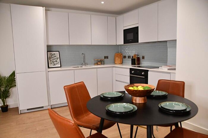 1 Bedroom Apartment To Rent In Weldale Street, Reading, Berkshire, RG1