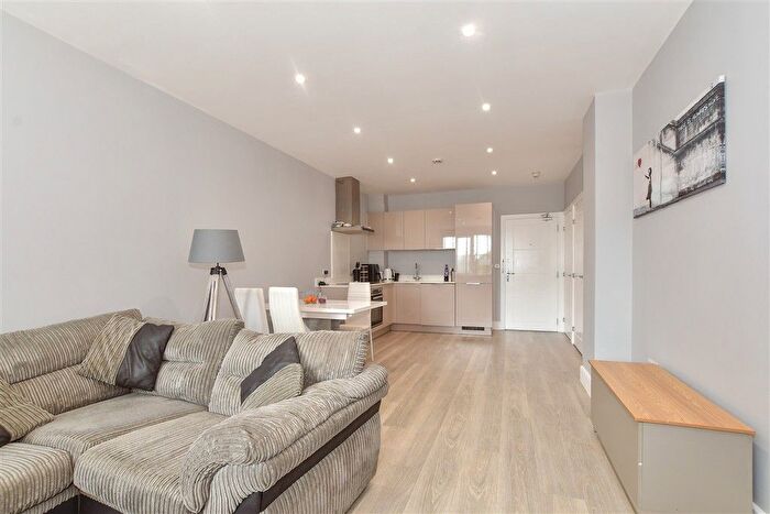 1 Bedroom Flat For Sale In North Street, Horsham, West Sussex, RH12
