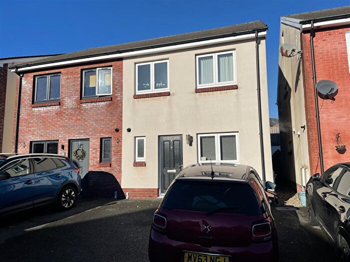 3 Bedroom Property To Rent In Maes Yr Haf, Ammanford, SA18