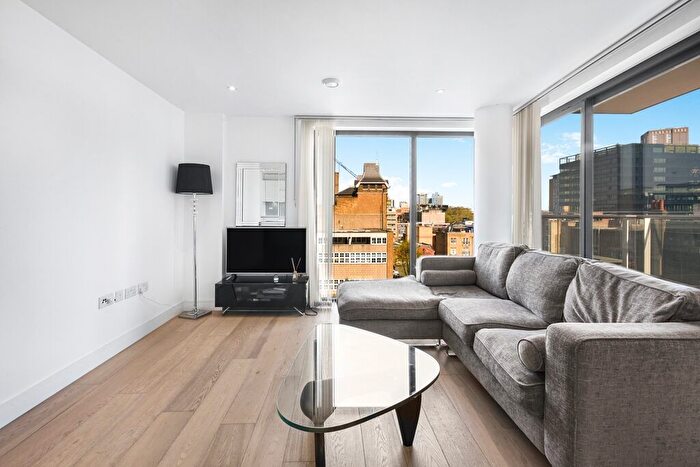 2 Bedroom Flat To Rent In Kensington Apartments, Commercial Street, E1