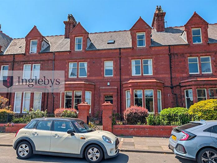 7 Bedroom Town House For Sale In Albion Terrace, Saltburn-By-The-Sea, TS12