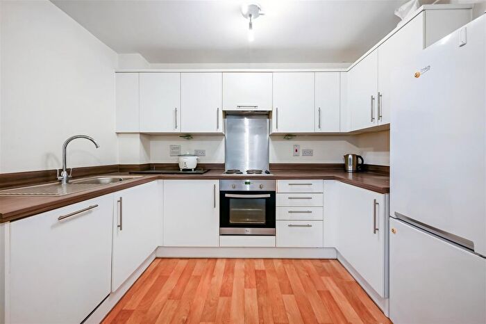 2 Bedroom Flat To Rent In Schoolgate Drive, Morden, SM4
