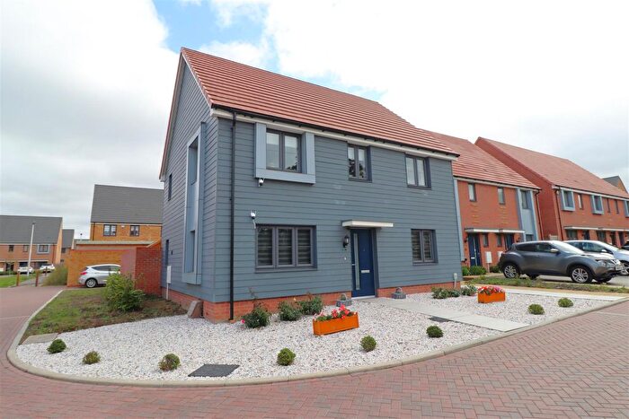 4 Bedroom Detached House For Sale In Thomas Stanley Drive, Rainham, ME8