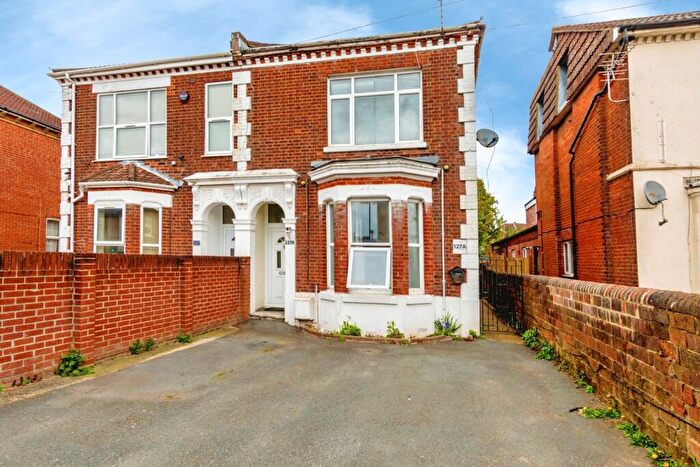 2 Bedroom Flat For Sale In Avenue Road, Southampton, Hampshire, SO14