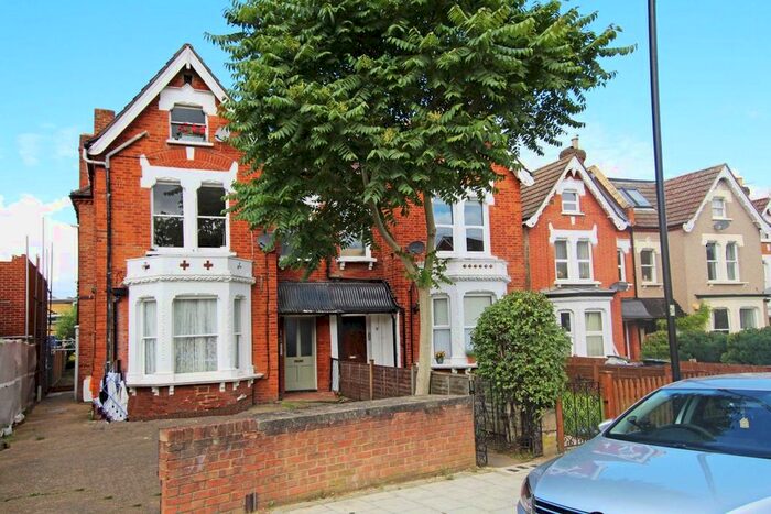 2 Bedroom Flat To Rent In Farnan Road, London, SW16