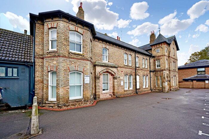 1 Bedroom Flat For Sale In Grammar School Walk, Huntingdon, PE29
