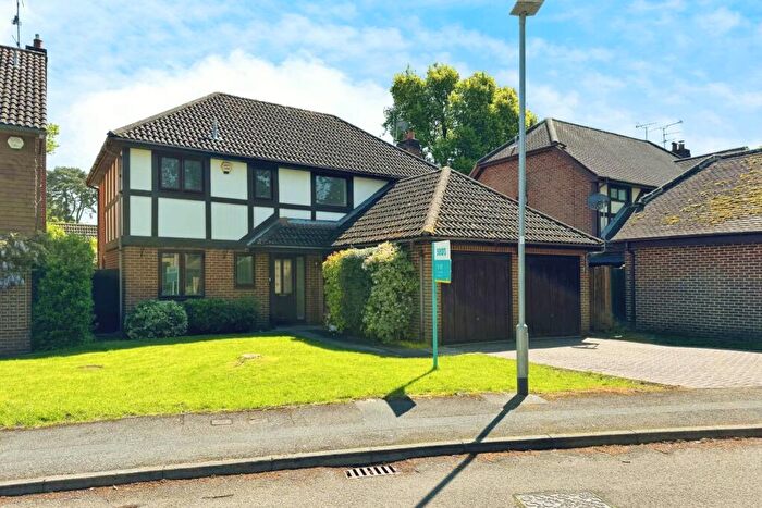 4 Bedroom Detached House To Rent In Manor Park Drive, Wokingham, RG40