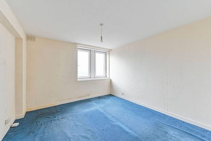 2 Bedroom Flat For Sale In Hall Place, Little Venice, London, W2