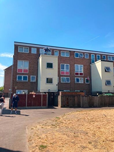 3 Bedroom Maisonette To Rent In Bradwell Avenue, Dagenham, Greater London, RM10