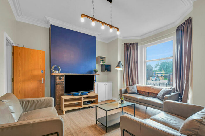 7 Bedroom House To Rent In Cardigan Road, Leeds, LS6