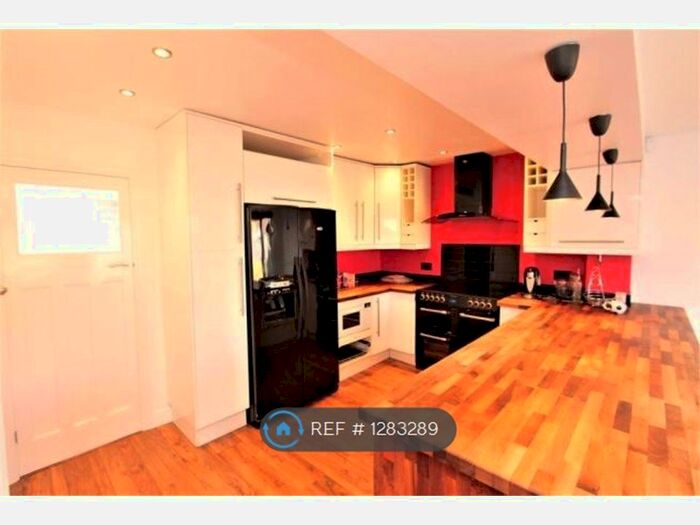 4 Bedroom End Of Terrace House To Rent In Broadacres, Hatfield AL10