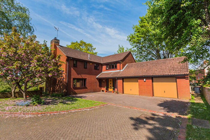 4 Bedroom Detached House For Sale In Brightwell Walk, Irthlingborough, NN9