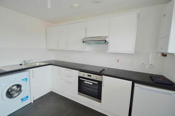 1 Bedroom Flat To Rent In Willow Court, Meadfield Road, Langley, Berkshire, SL3