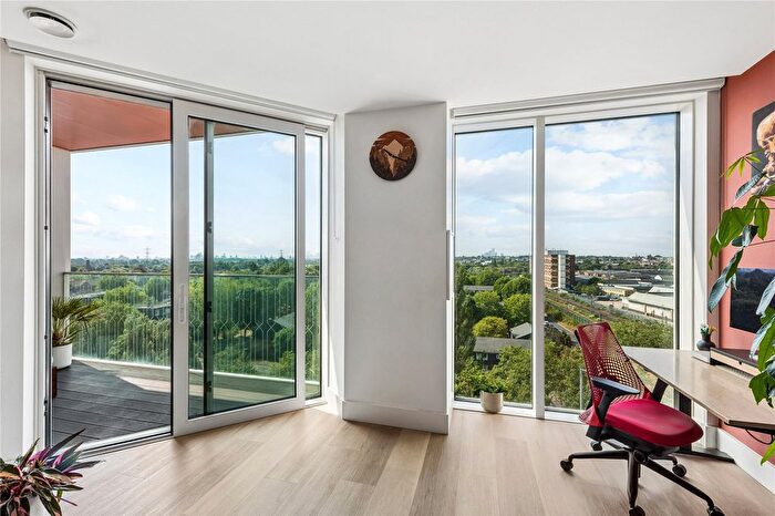 1 Bedroom Flat For Sale In Daneland Walk, London, N17