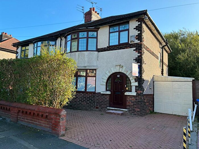 3 Bedroom Semi Detached House For Sale In Rose Hill Road, Ashton-Under-Lyne, OL6