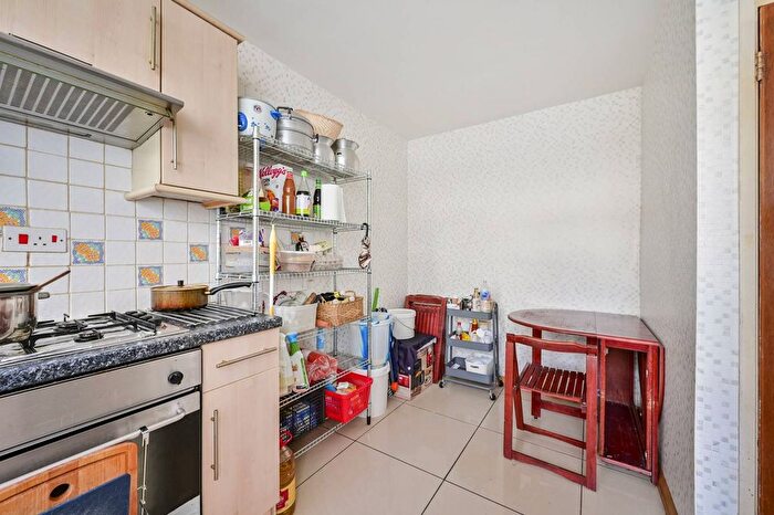 3 Bedroom Terraced House For Sale In Linstead Way, Southfields, London, SW18