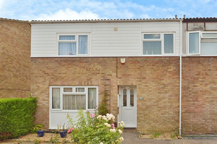 3 Bedroom Detached House For Sale In Aldermead, Stacey Bushes, Milton Keynes, Buckinghamshire, MK12