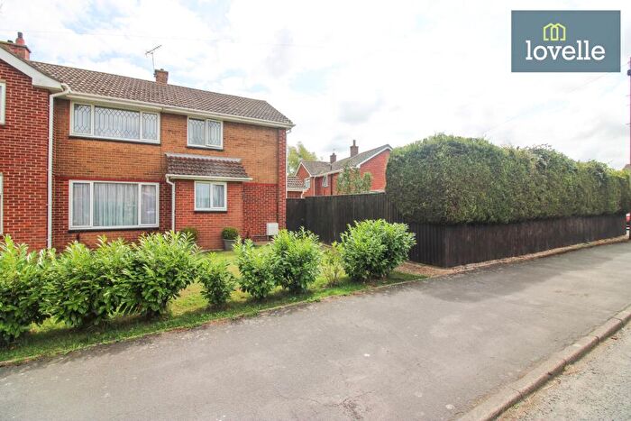 3 Bedroom Semi-Detached House For Sale In Chatsworth Drive, Louth, LN11