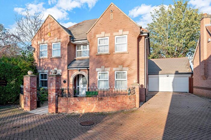 4 Bedroom Detached House For Sale In The Lawns, Walton, Peterborough, PE4