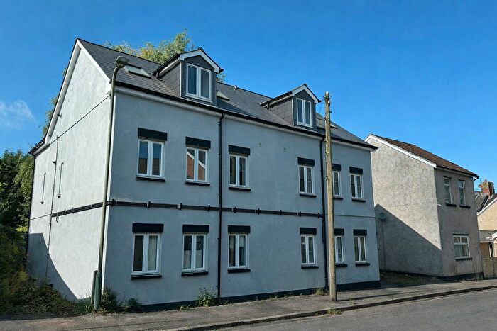 2 Bedroom Flat To Rent In Southern Street, Caerphilly, CF83