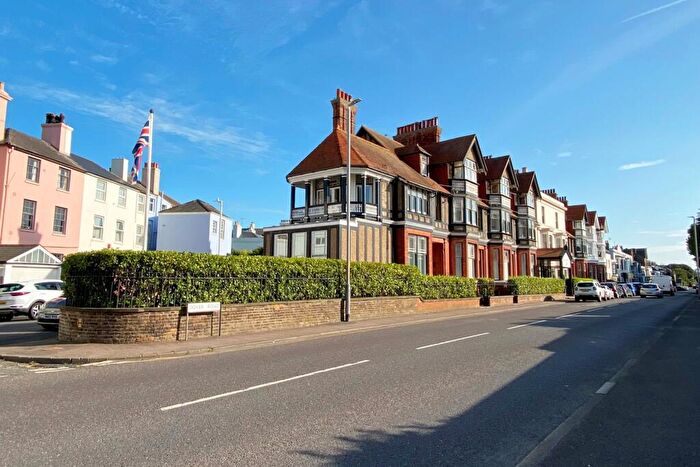 1 Bedroom Flat For Sale In Dover Road, Walmer, CT14