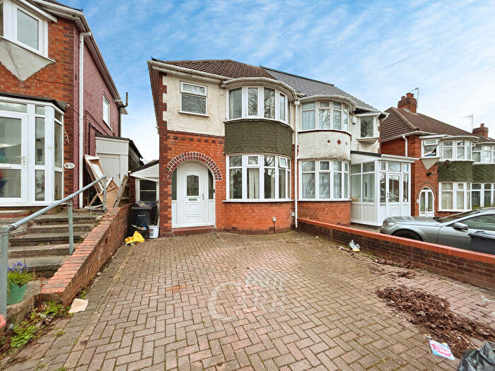 3 Bedroom Semi Detached House For Sale In Wensleydale Road, Great Barr, Birmingham, B42