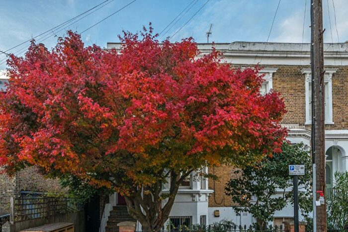 3 Bedroom End Terrace House For Sale In Chaucer Road, Herne Hill, London, SE24