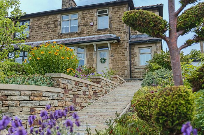 4 Bedroom Semi-Detached House For Sale In Bury Road, Rawtenstall, BB4