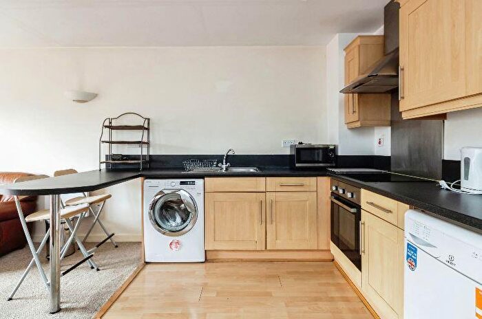2 Bedroom Apartment To Rent In Park West, Nottingham, NG7