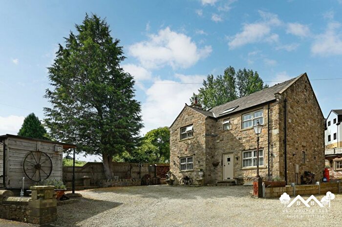 4 Bedroom Detached House For Sale In Colliery Fold, Town Bent, Oswaldtwistle, Accrington, BB5