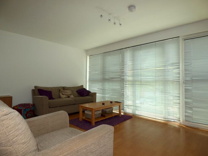 2 Bedroom Flat To Rent In Wolborough Street, Newton Abbot, TQ12