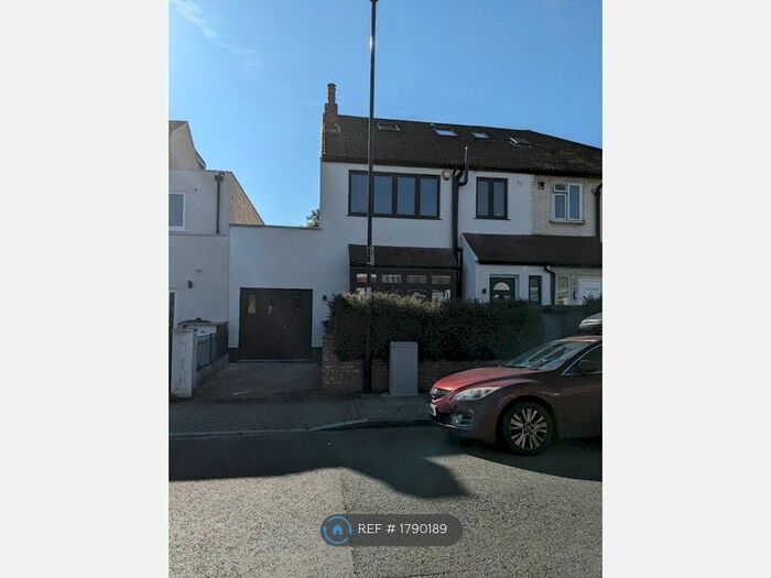 4 Bedroom Semi-Detached House To Rent In Chudleigh Road, London, SE4