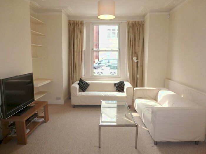 4 Bedroom Property To Rent In Fabian Road, Fulham, London, SW6