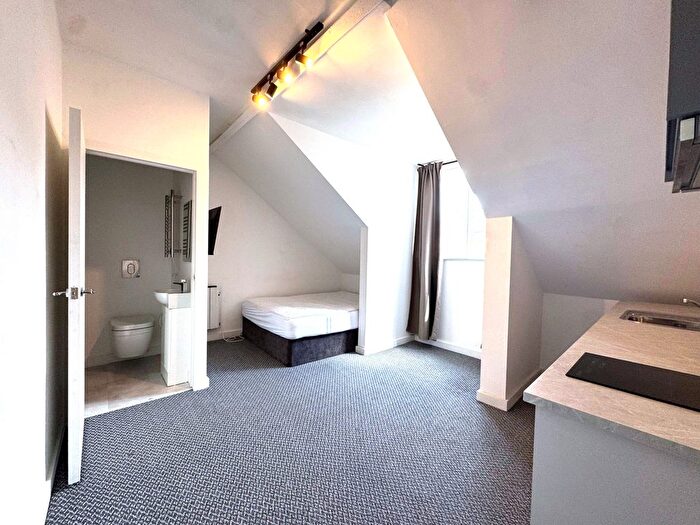 Studio To Rent In Bond Street, Ealing, W5