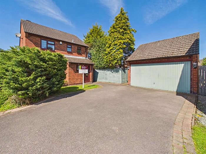 3 Bedroom Detached House To Rent In Buckbury Croft Solihull, B90
