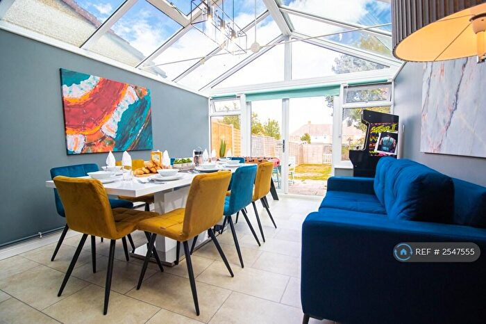 3 Bedroom Semi-Detached House To Rent In Stroud Road, Bristol, BS34