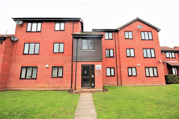 2 Bedroom Flat To Rent In Halifield Drive, Belvedere, Kent, DA17