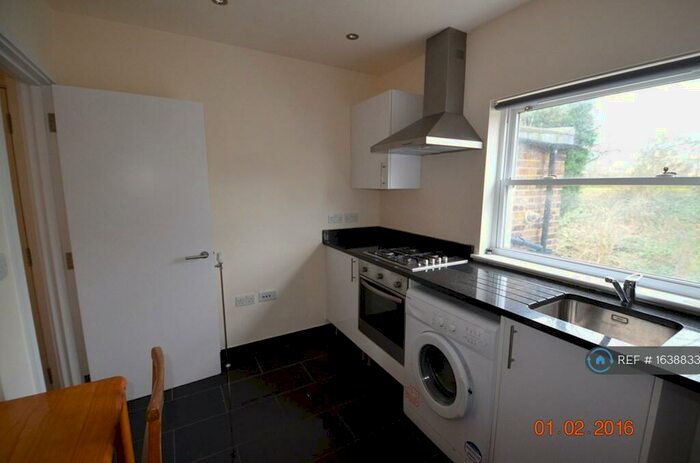 1 Bedroom Flat To Rent In St Thomas Road, Finsbury Park, Islington, N4