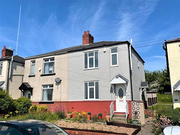 3 Bedroom Semi-Detached House To Rent In Castle View, Dodworth, S75