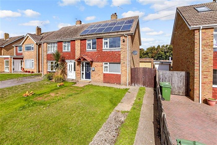 3 Bedroom Semi-Detached House For Sale In Broomshaw Road, Barming, Kent, ME16