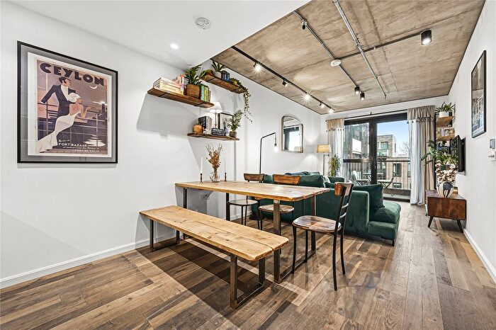 2 Bedroom Flat For Sale In Lawrence Road, London, N15