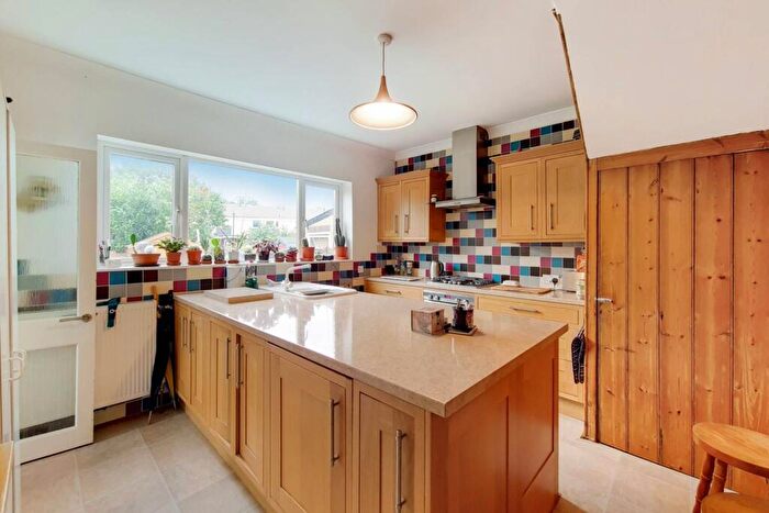 3 Bedroom Detached House For Sale In The Myrke, Slough, SL3