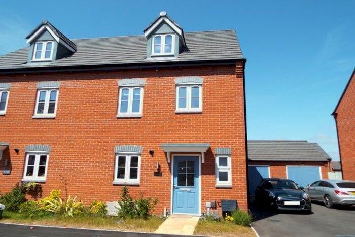 4 Bedroom Semi-Detached House To Rent In Linseed Grove, Mansfield, NG18
