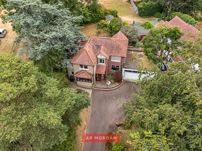 3 Bedroom Detached House For Sale In Mount Road, Fairfield, Worcestershire, Worcestershire, B61
