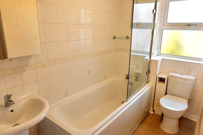 2 Bedroom End Of Terrace House For Sale In Delapre Drive, Banbury, OX16