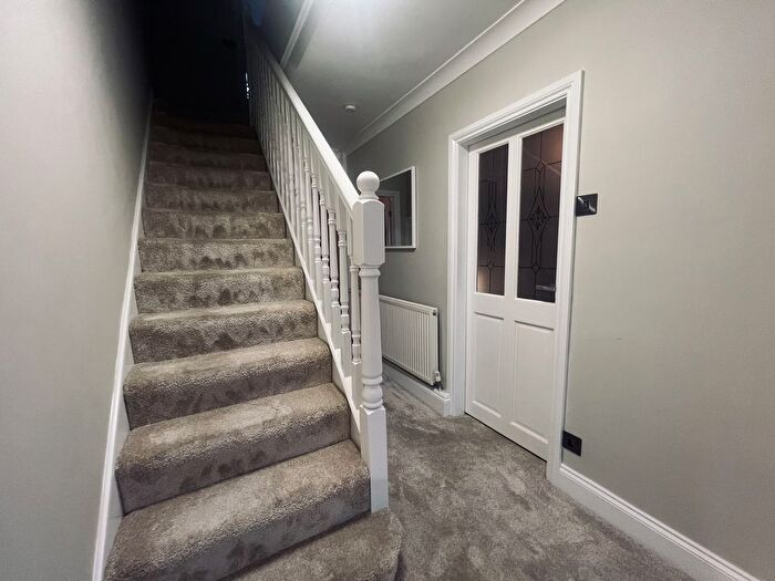 3 Bedroom Semi-detached House For Sale In Barlings Avenue, Scunthorpe, DN16