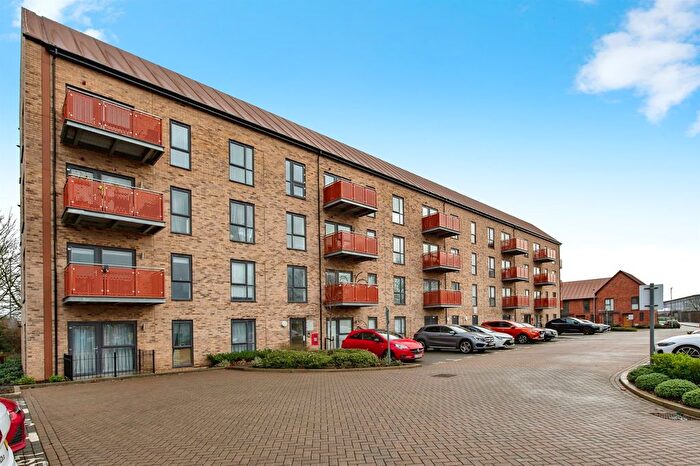 2 Bedroom Flat For Sale In Buttermere Way, West Thurrock, Grays, RM20
