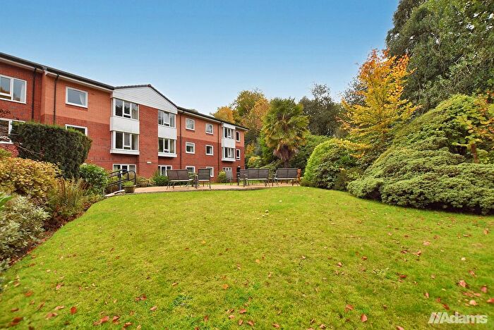 2 Bedroom Flat For Sale In Dingleway, Appleton, Warrington, WA4